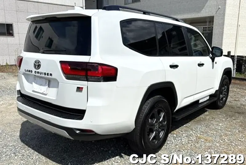Toyota Land Cruiser in Pearl for Sale Image 2