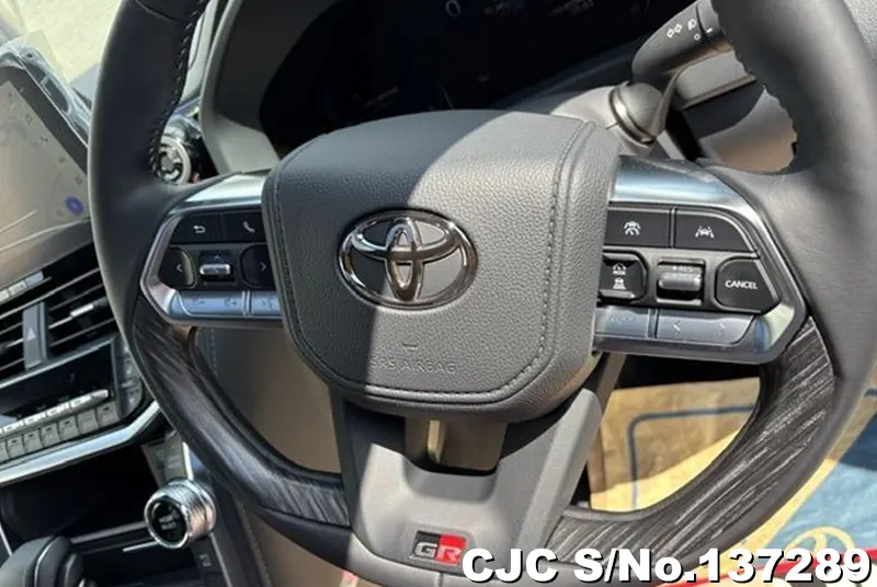 Toyota Land Cruiser in Pearl for Sale Image 10