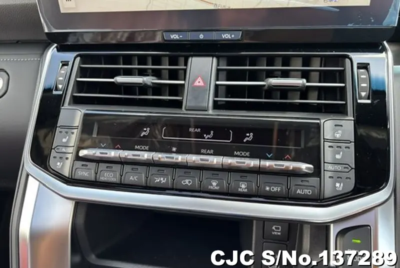 Toyota Land Cruiser in Pearl for Sale Image 12