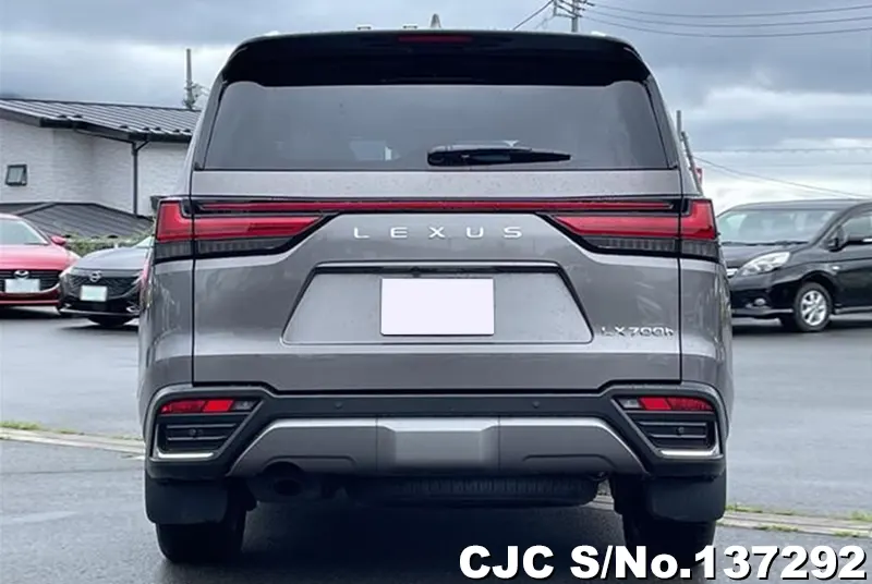 Lexus LX700H in Gray for Sale Image 4