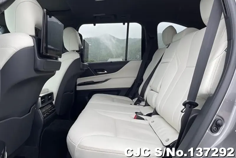 Lexus LX700H in Gray for Sale Image 10