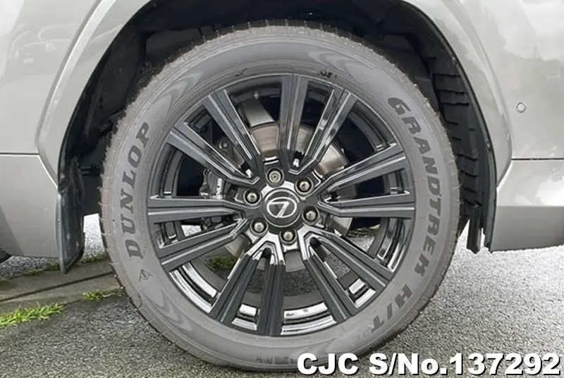 Lexus LX700H in Gray for Sale Image 16
