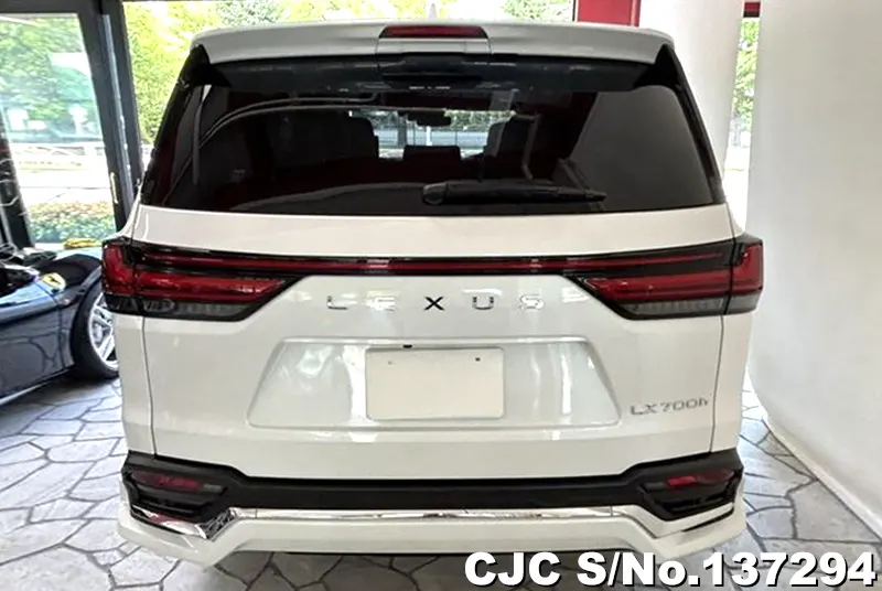 Lexus LX700H in Pearl for Sale Image 3
