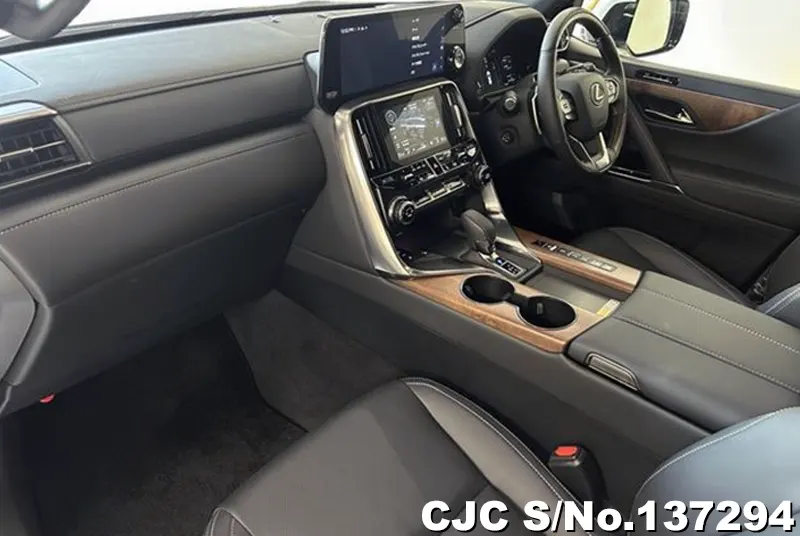 Lexus LX700H in Pearl for Sale Image 7