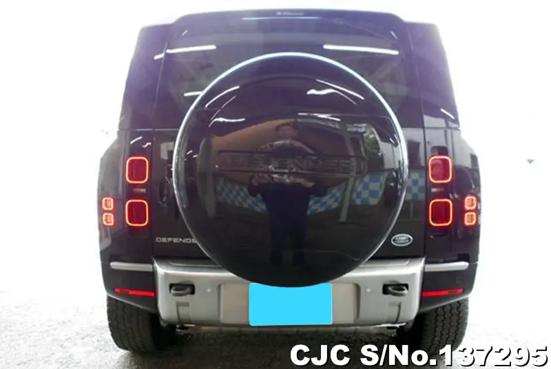 Land Rover Defender in Black for Sale Image 4