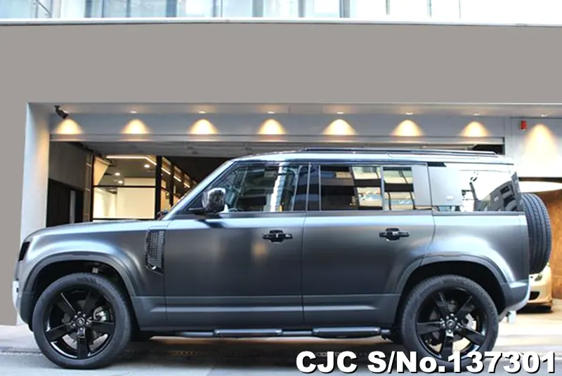 Land Rover Defender in Black for Sale Image 7