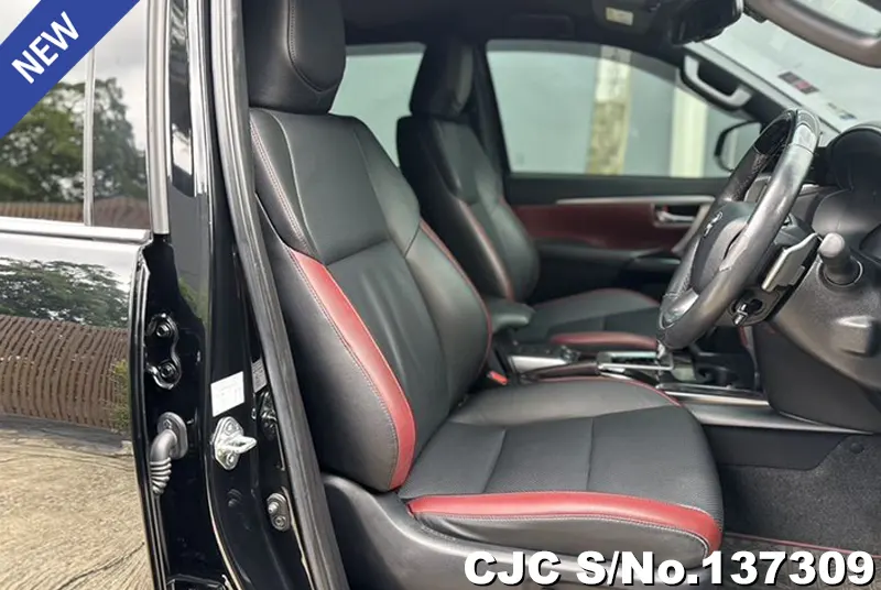 Toyota Fortuner in Black for Sale Image 7