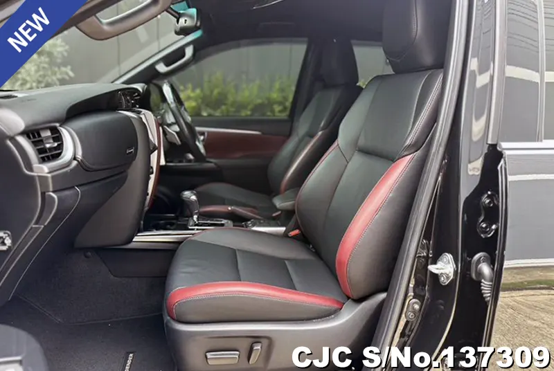 Toyota Fortuner in Black for Sale Image 8