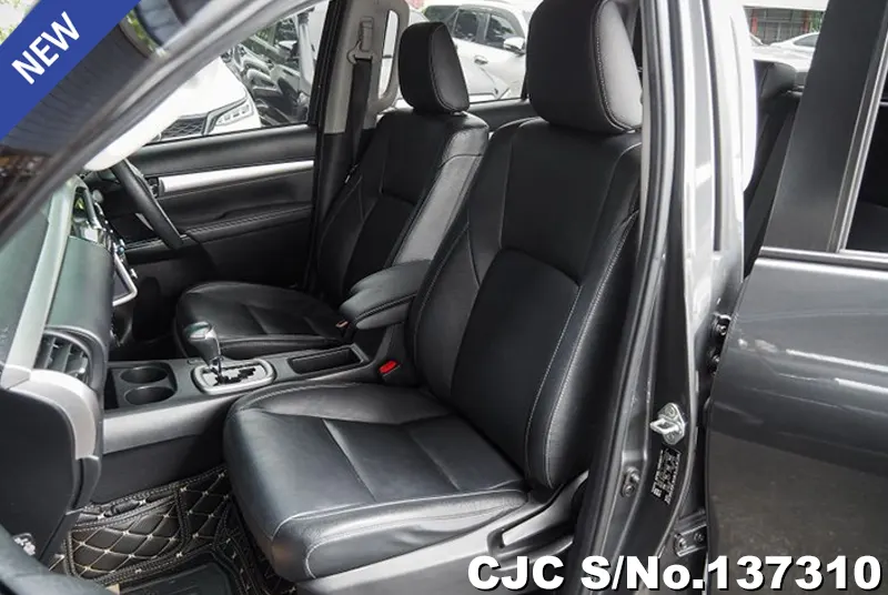 Toyota Hilux in Gray for Sale Image 5
