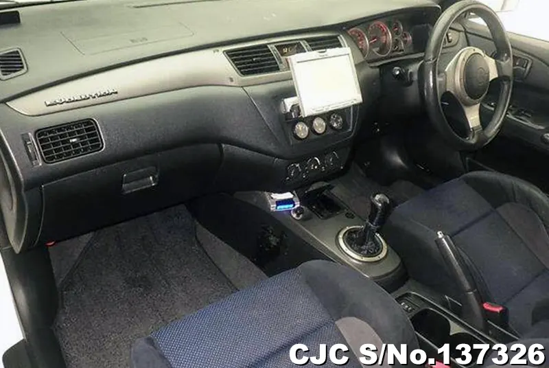 Mitsubishi Lancer in White for Sale Image 3