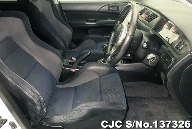 Mitsubishi Lancer in White for Sale Image 4