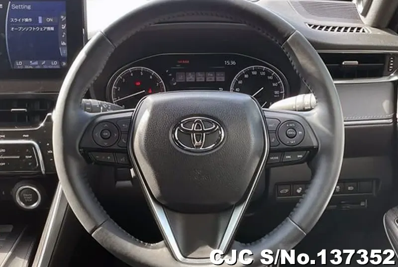 Toyota Harrier in White for Sale Image 3
