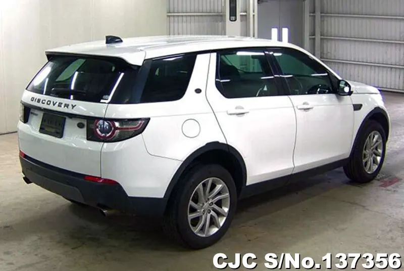 Land Rover Discovery in White for Sale Image 2