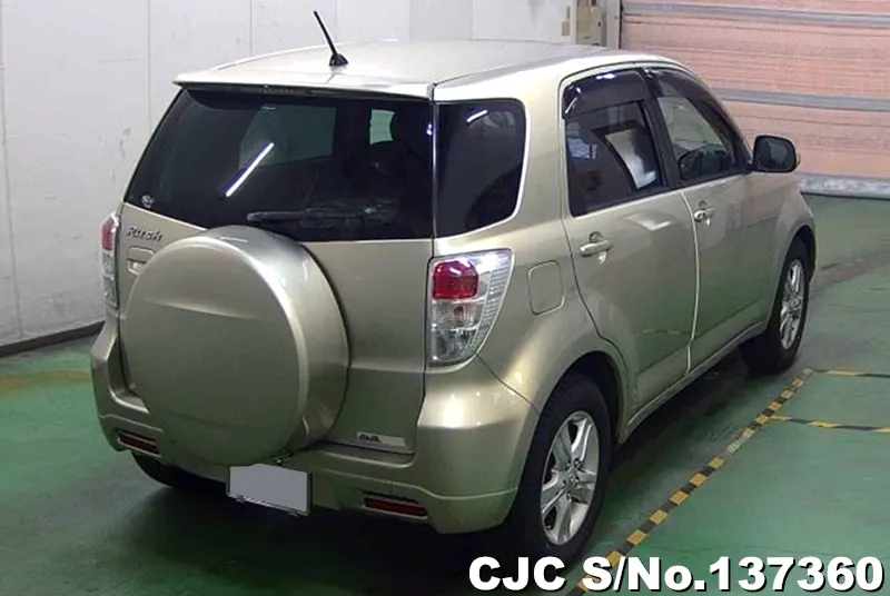 Toyota Rush in Silver for Sale Image 2