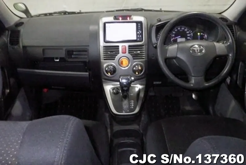 Toyota Rush in Silver for Sale Image 5