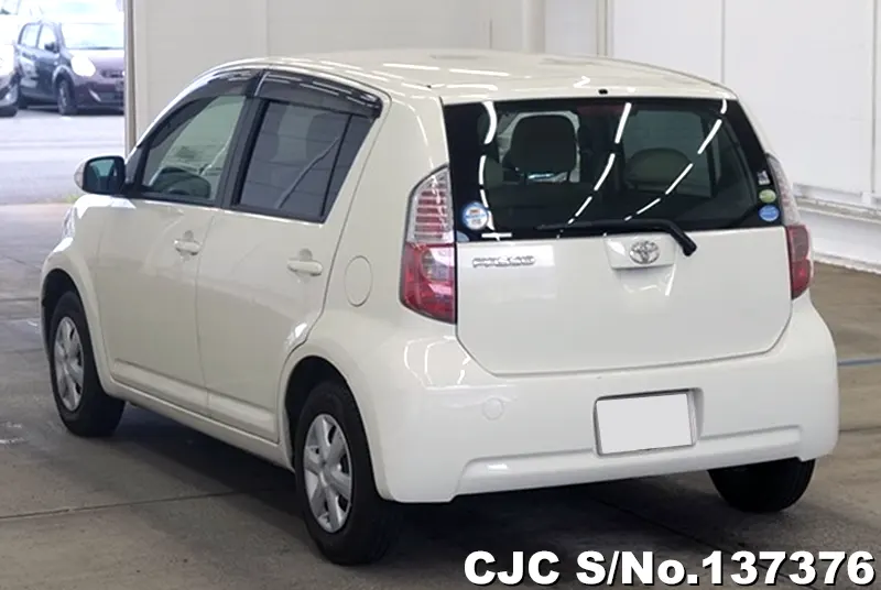 Toyota Passo in White for Sale Image 1