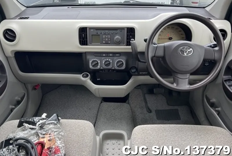 Toyota Passo in Silver for Sale Image 2