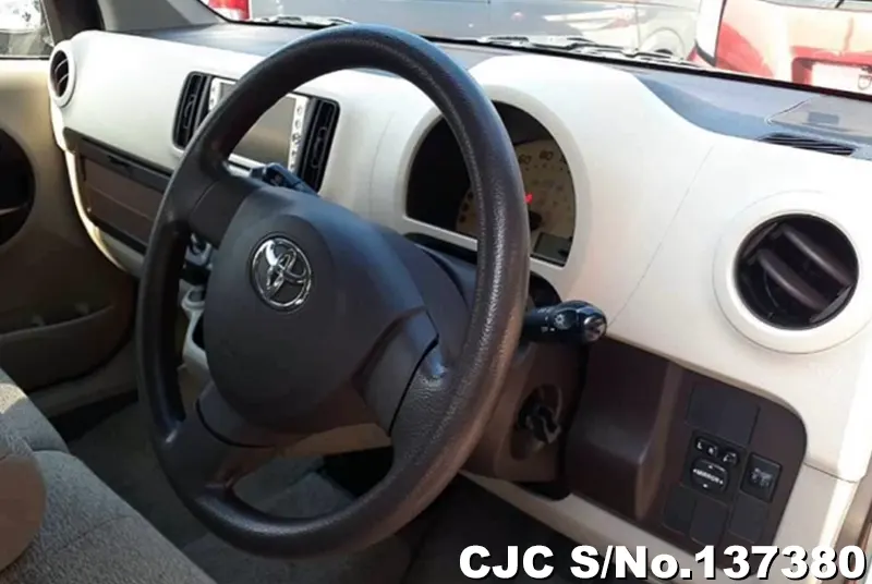 Toyota Passo in Silver for Sale Image 3