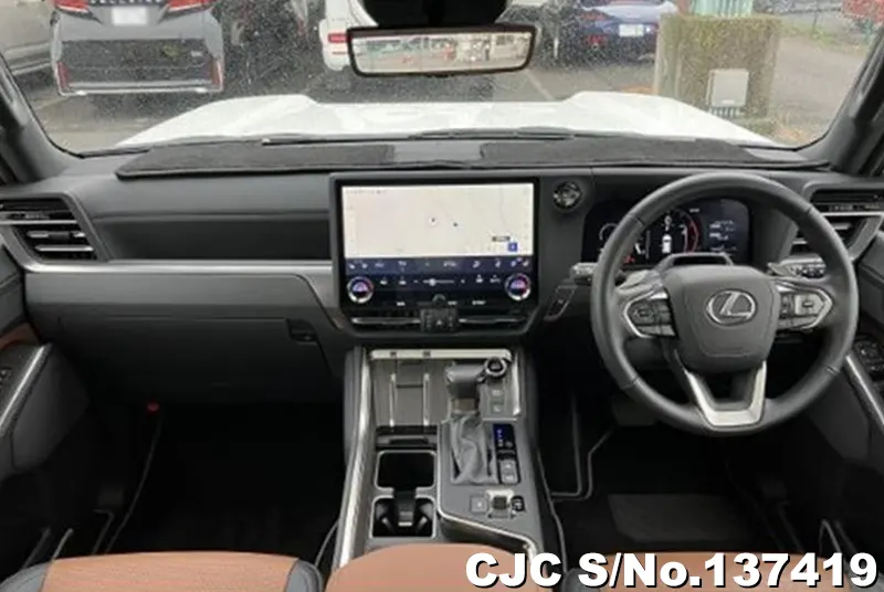 Lexus GX 550 in Pearl for Sale Image 4