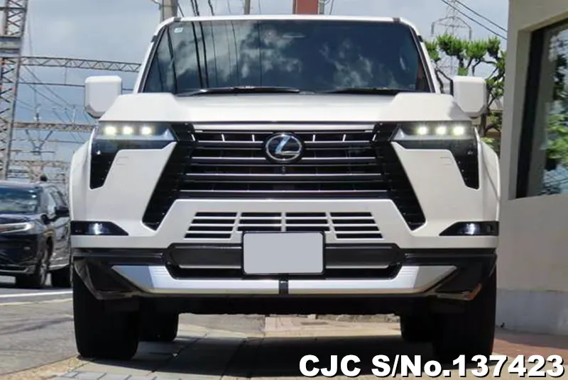 Lexus GX 550 in Pearl for Sale Image 4