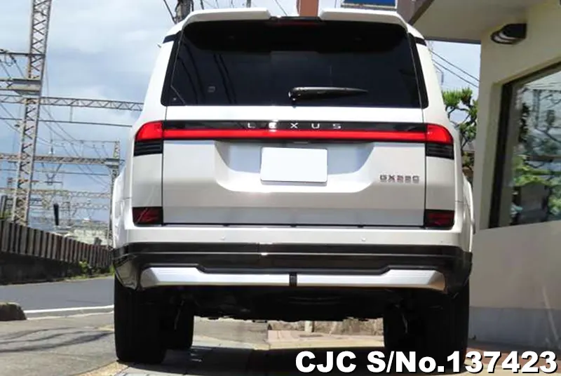 Lexus GX 550 in Pearl for Sale Image 5
