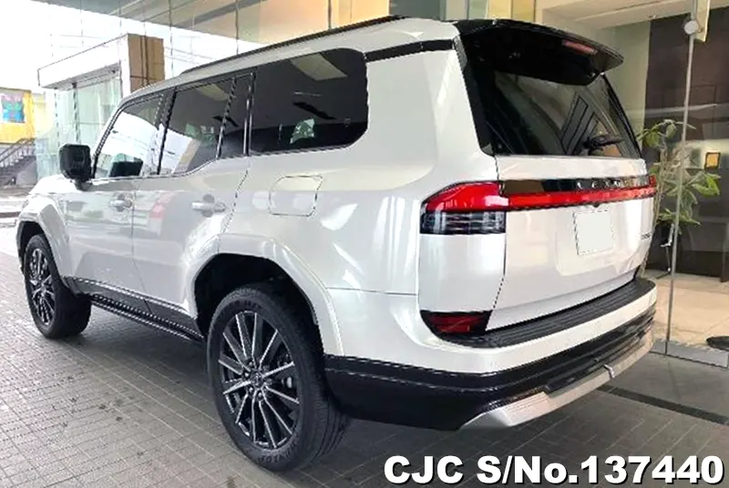 Lexus GX 550 in Pearl for Sale Image 1