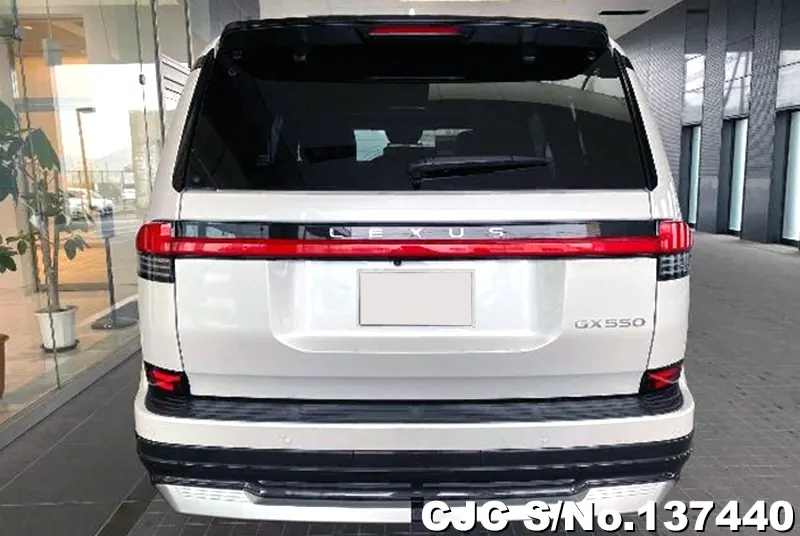 Lexus GX 550 in Pearl for Sale Image 4