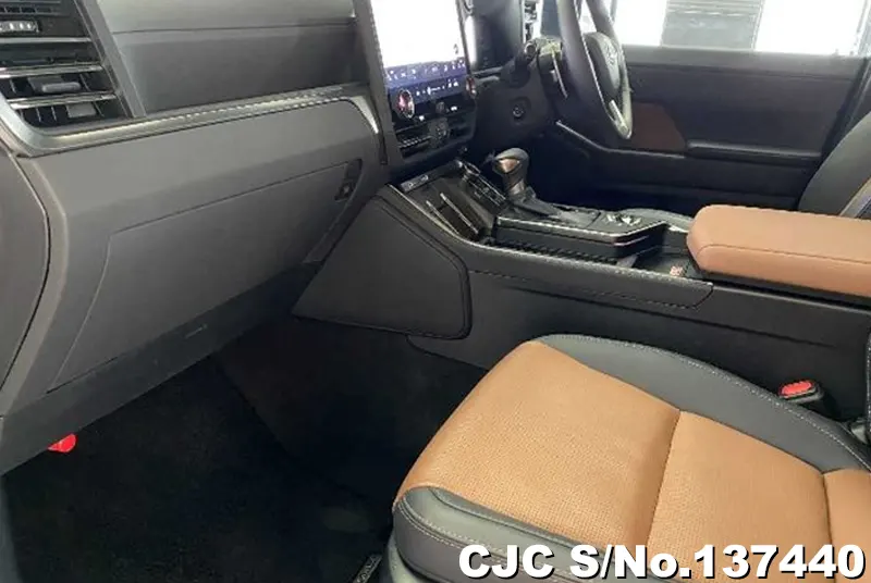 Lexus GX 550 in Pearl for Sale Image 10