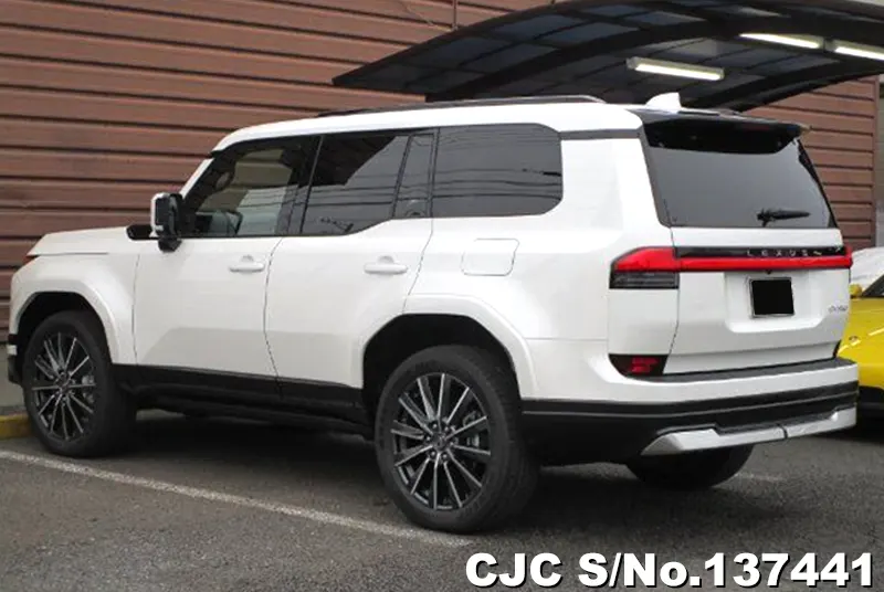 Lexus GX 550 in Pearl for Sale Image 1
