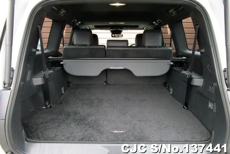 Lexus GX 550 in Pearl for Sale Image 8
