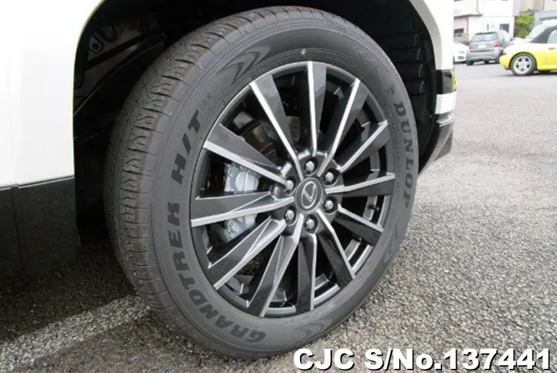 Lexus GX 550 in Pearl for Sale Image 15