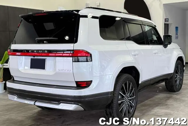 Lexus GX 550 in Pearl for Sale Image 2