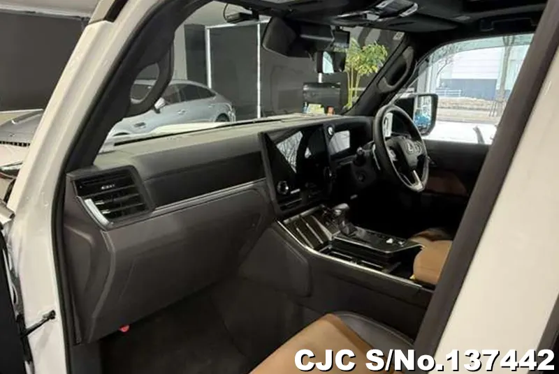 Lexus GX 550 in Pearl for Sale Image 10
