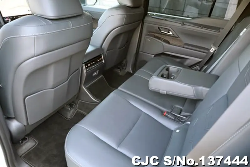 Lexus GX 550 in Pearl for Sale Image 9