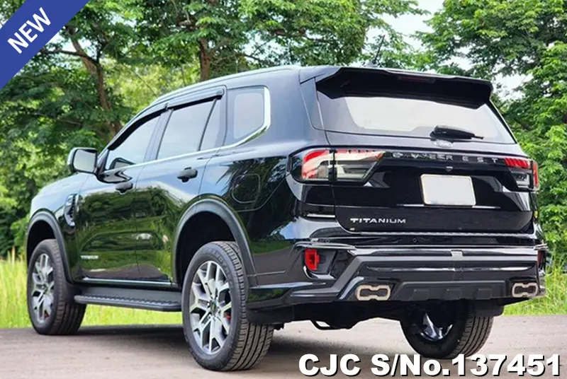 Ford Everest in Black for Sale Image 1