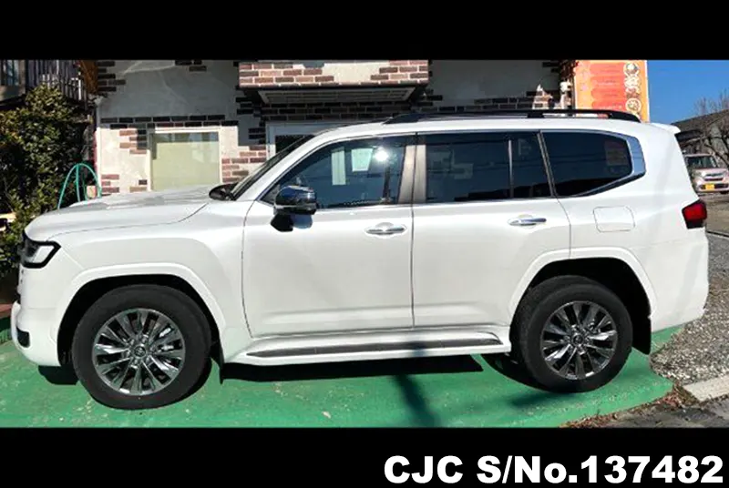 Toyota Land Cruiser in Pearl for Sale Image 3