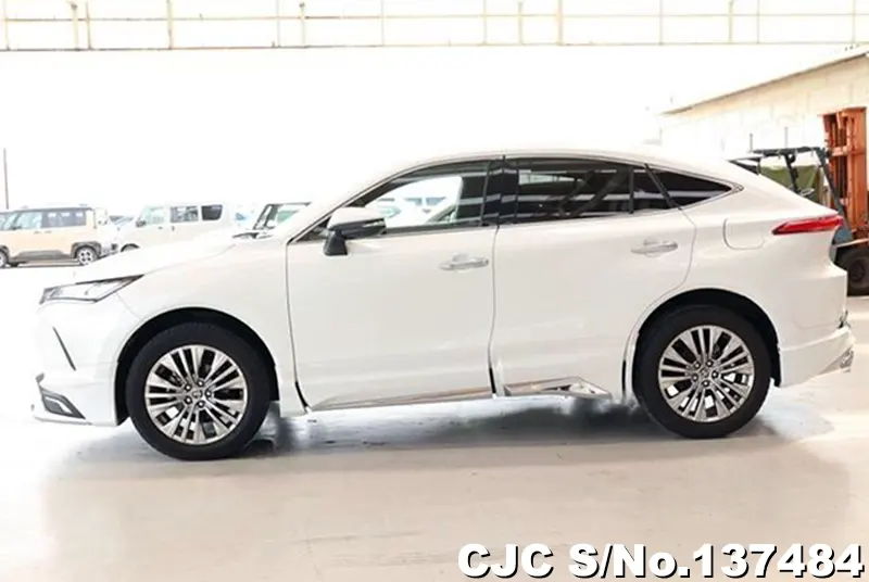Toyota Harrier in White for Sale Image 6