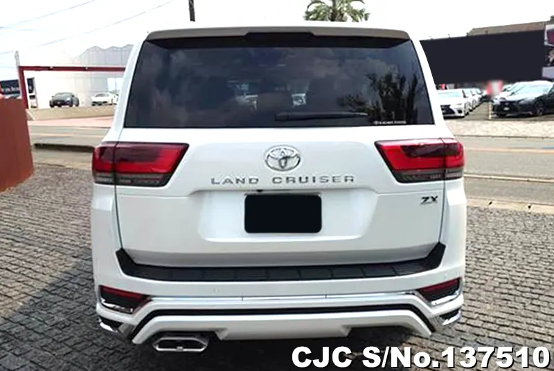 Toyota Land Cruiser in Pearl for Sale Image 2