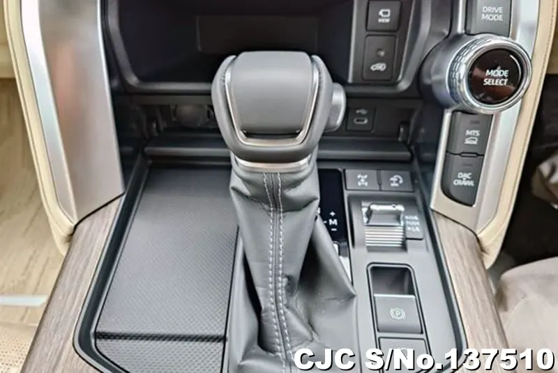Toyota Land Cruiser in Pearl for Sale Image 9