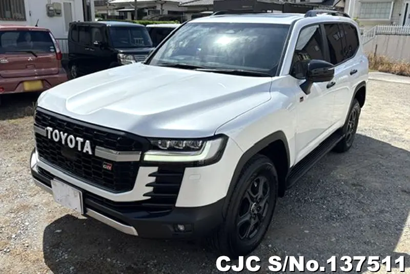 Toyota Land Cruiser in Pearl for Sale Image 3