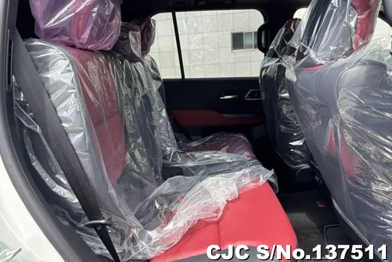 Toyota Land Cruiser in Pearl for Sale Image 11