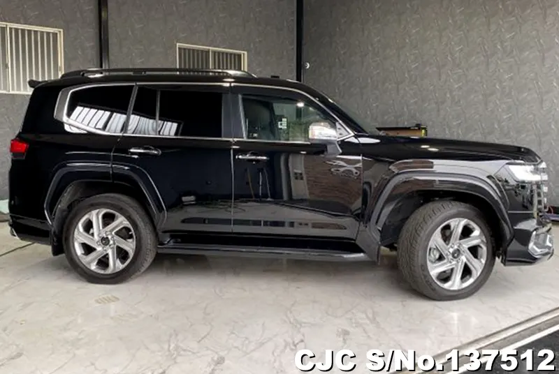 Toyota Land Cruiser in Black for Sale Image 6