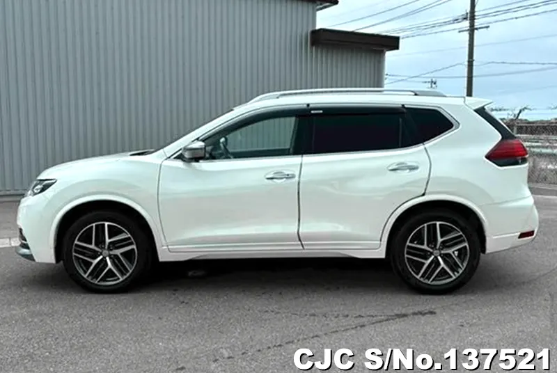 Nissan X-Trail in Pearl for Sale Image 7