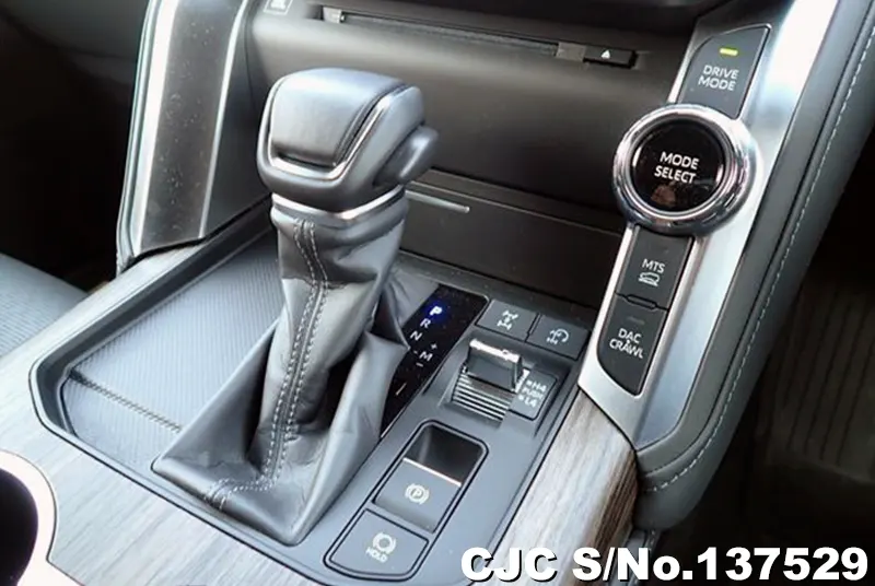 Toyota Land Cruiser in Pearl for Sale Image 27