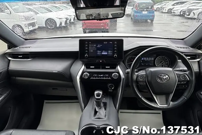 Toyota Harrier in White for Sale Image 1