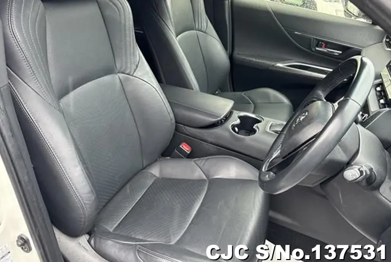 Toyota Harrier in White for Sale Image 2