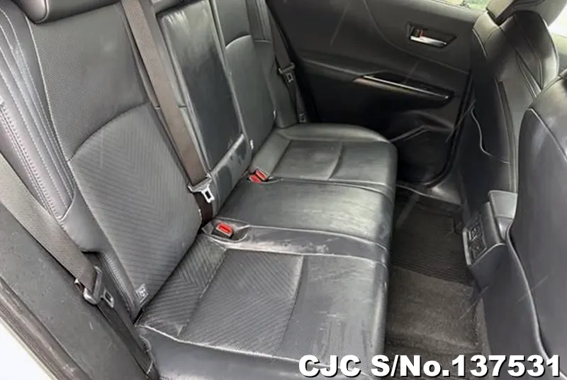 Toyota Harrier in White for Sale Image 4