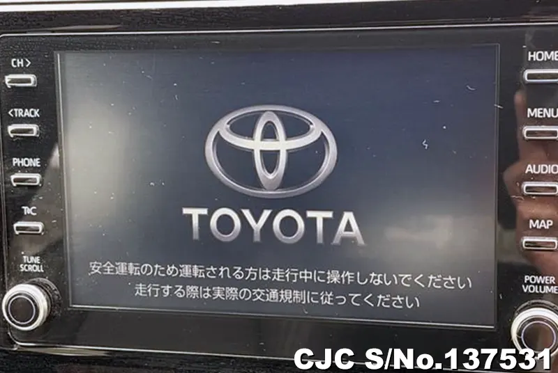 Toyota Harrier in White for Sale Image 7