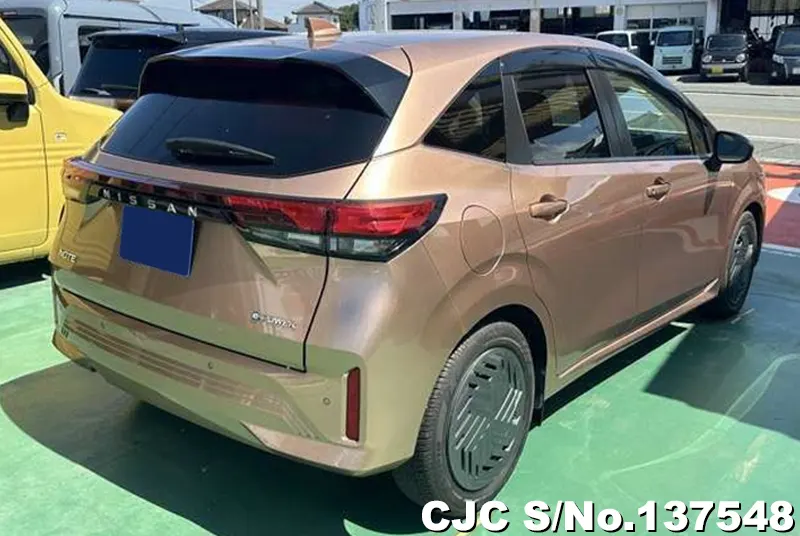 Nissan Note in Orange for Sale Image 2