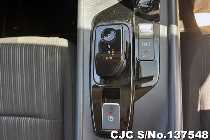 Nissan Note in Orange for Sale Image 9
